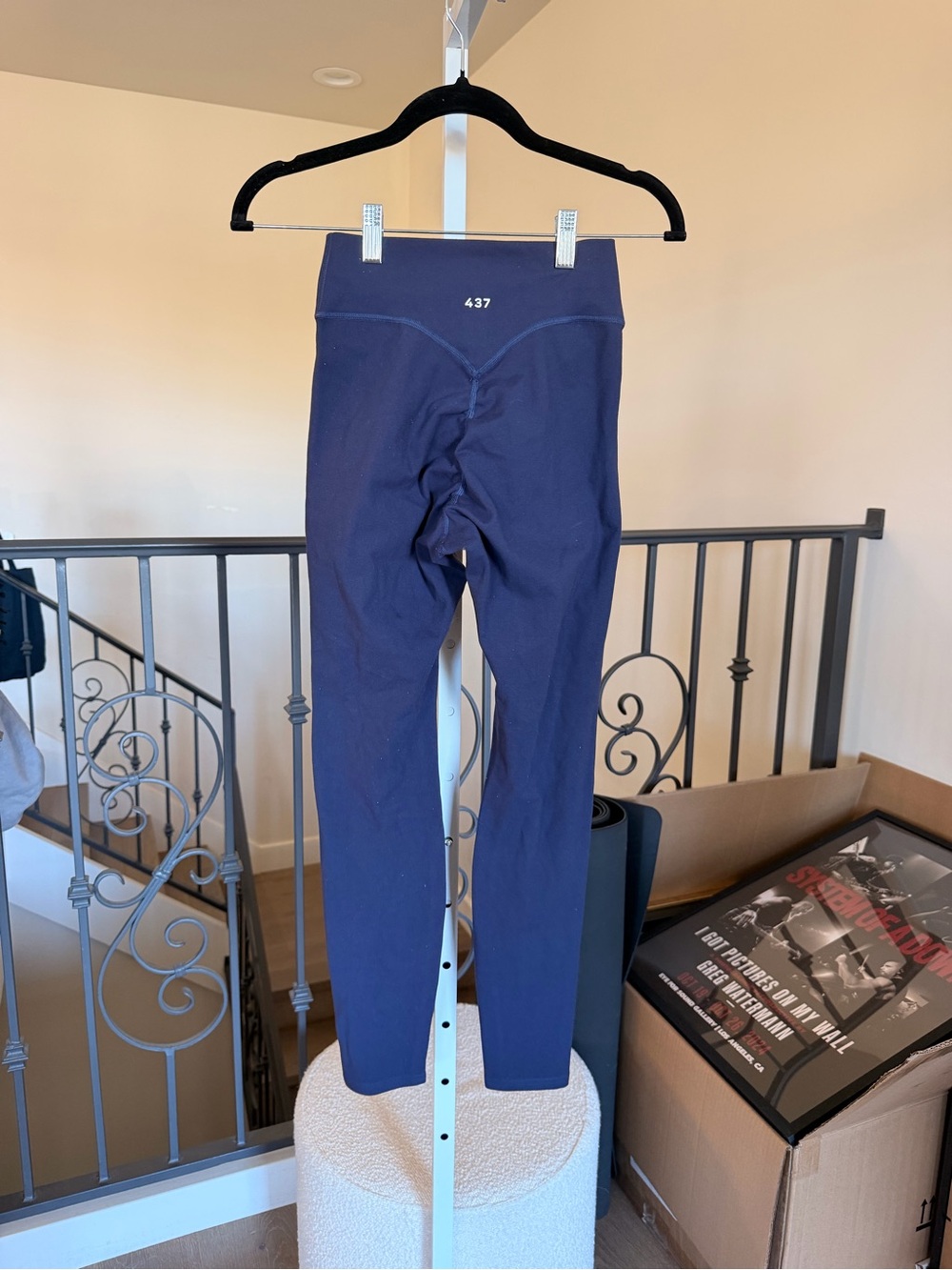 NWOT 437 The Essentials Legging in Navy size small - Picture 4 of 5